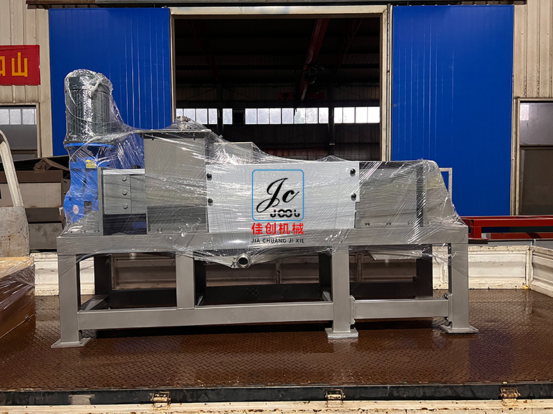 BYZJ-260變徑螺旋脫水機發往鹽城